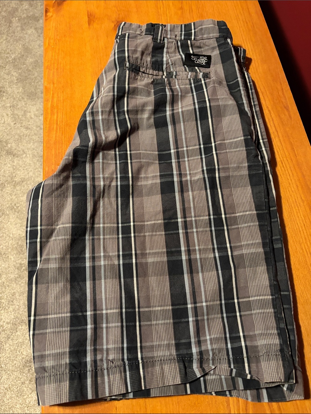 Nike Men's Plaid Flat Front Shorts in Gray and Black